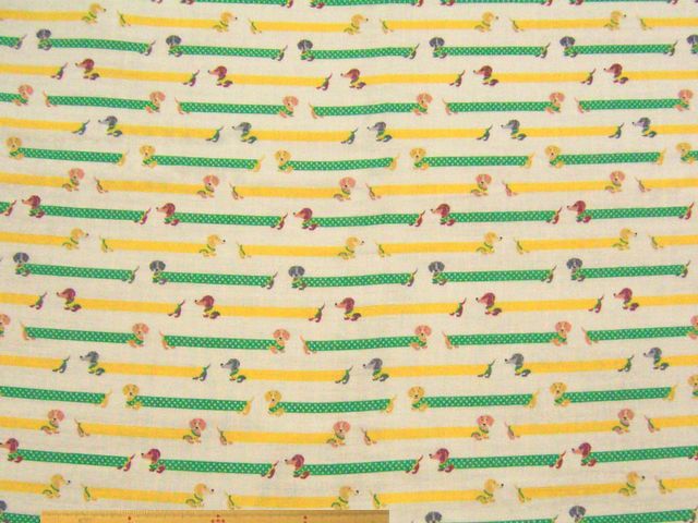 ダックスフント柄・綿ダブルガーゼプリント(イエロー×グリーン)