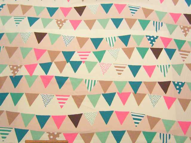 インテリア向き北欧調フラッグ・ガーランド柄・広巾綿オックスプリント