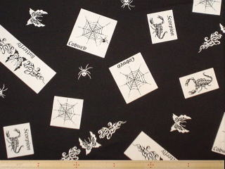 サソリ＆クモ柄コットンオックスプリント(ブラック)