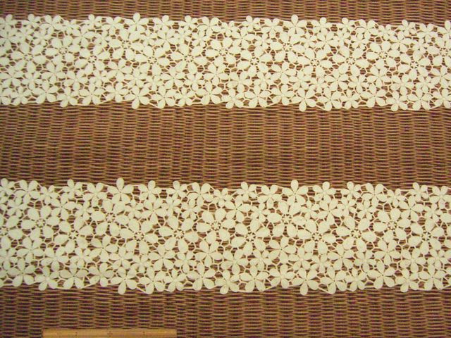 レース＆バスケット柄・コットンオックスプリント(ベージュ)