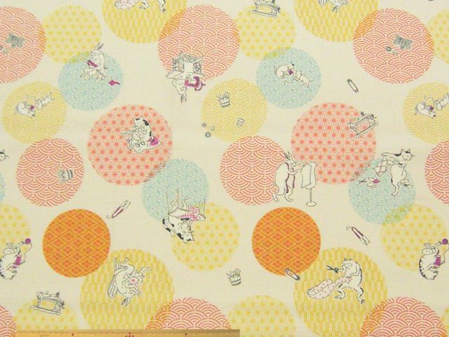 ソーイング鳥獣戯画・綿ツムギ風和調プリント(丸柄・オレンジ系色)