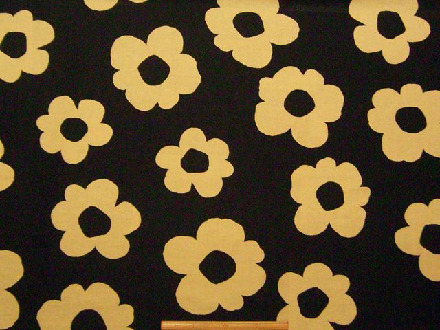 北欧調大きな花柄・綿麻シーチングエアータンブラープリント(黒×ベージュ)