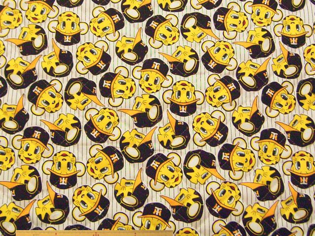 阪神タイガース・トラッキー柄コットンオックスｐｔ半針キルト(ホワイト)