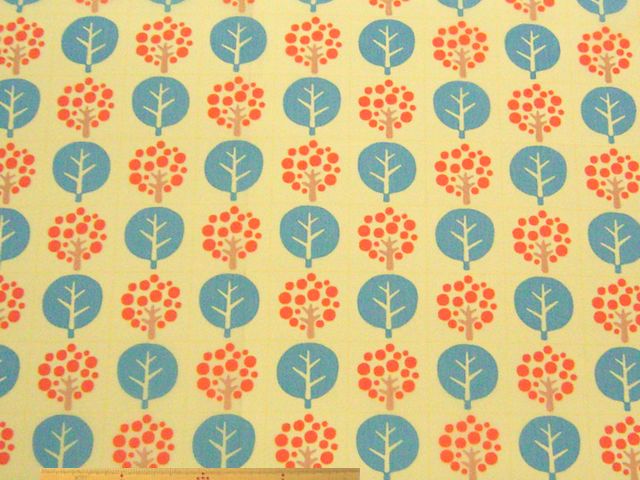 北欧調ツリー柄・ナイロンオックス撥水プリント(クリーム)